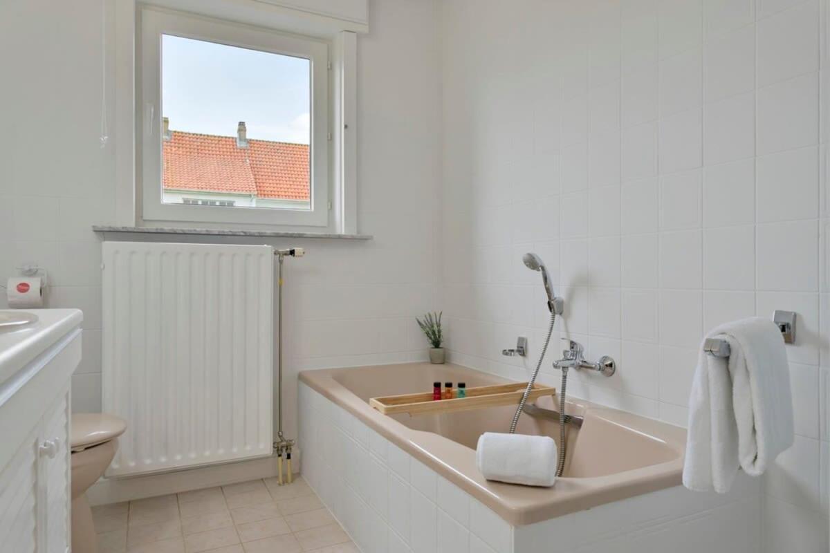 Huswell - Spacious Bungalow With Garden Near The Beach & Sea Middelkerke Exteriör bild